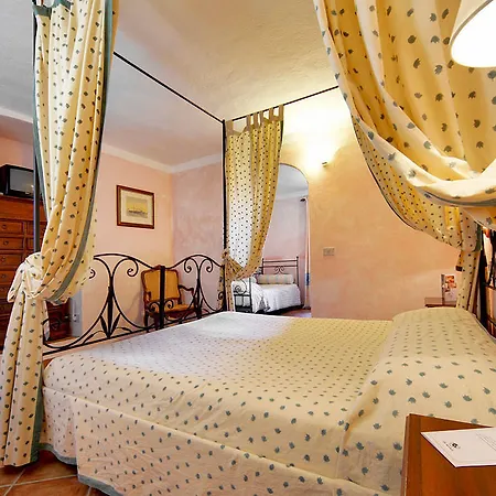 Relais Colonna מלון פורטו צ'רבו