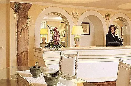 科隆纳波托策沃酒店 4*